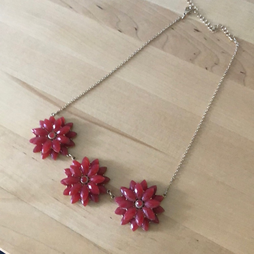 Red accent necklace